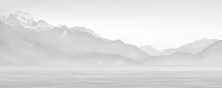 Annecy and its peaceful lake black and white wallpaper