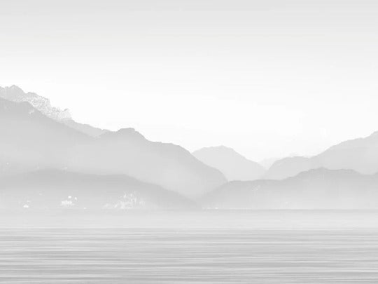 Papier peint Annecy et son lac paisible noir et blanc, XXL, tendance