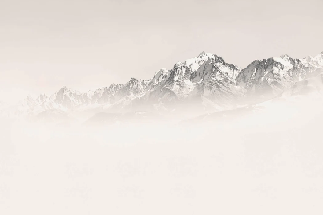 Papier peint Mont Blanc dans la brume sépia