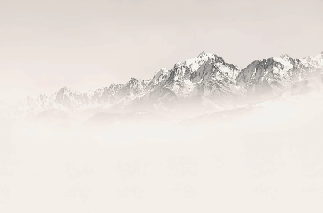 Papier peint Mont Blanc dans la brume sépia