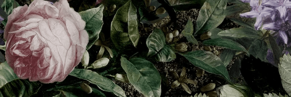 Intense chic floral wallpaper